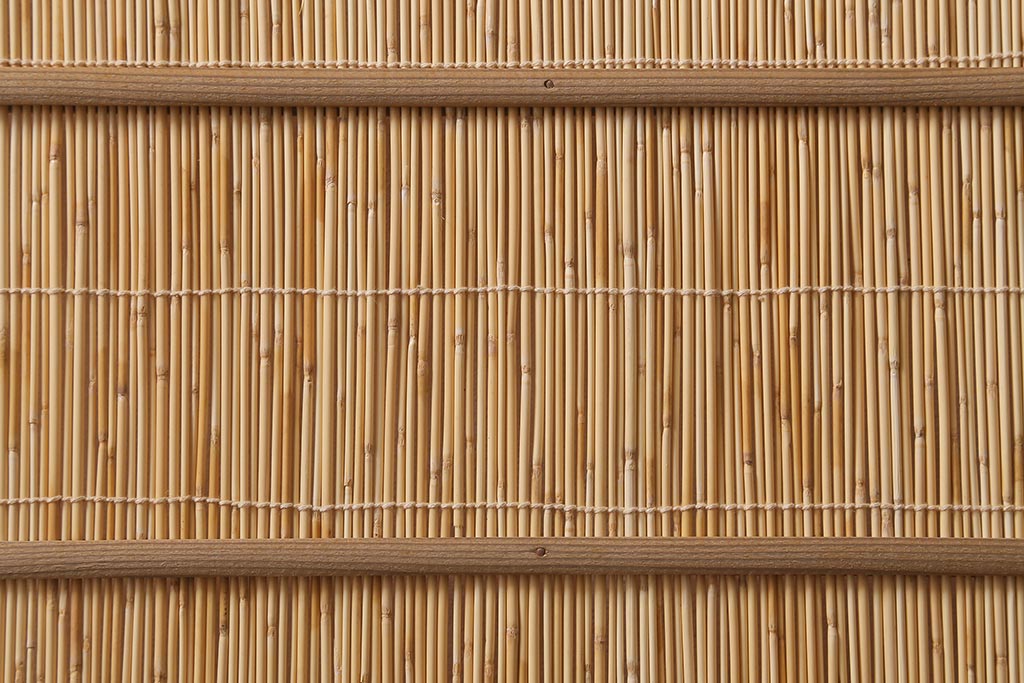 ビンテージ家具　透かしの意匠が風情あふれる四連折り畳み式パーテーション(衝立、仕切り)(R-040908)