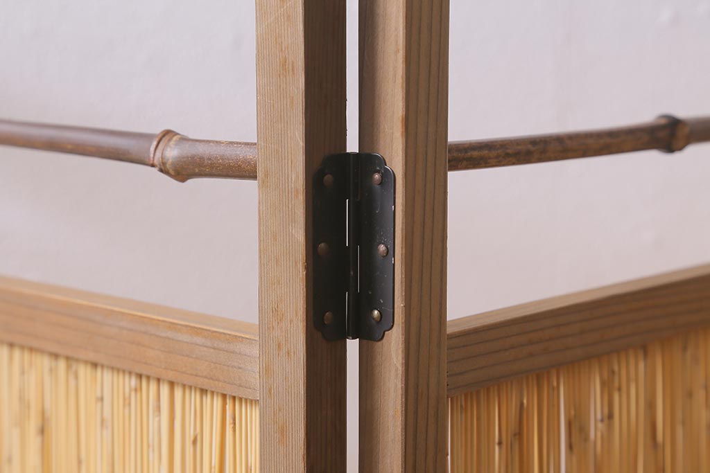 ビンテージ家具　透かしの意匠が風情あふれる四連折り畳み式パーテーション(衝立、仕切り)(R-040908)