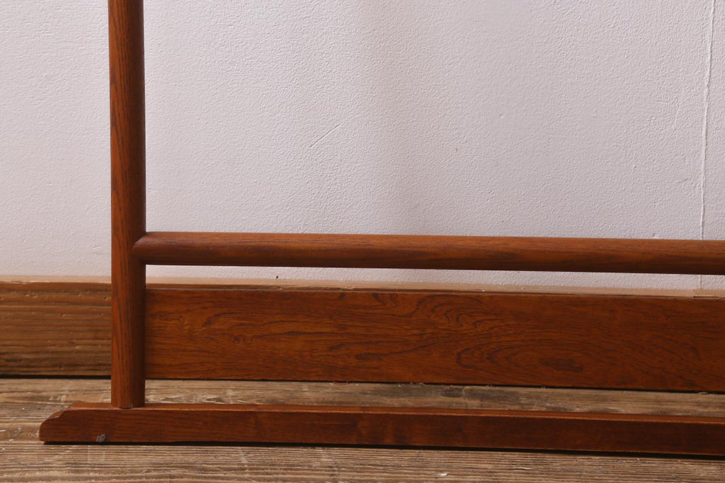 アンティーク家具　桑材　和風インテリアにおすすめなフック付きの便利な衣桁(着物掛け、ハンガーラック)(R-040921)