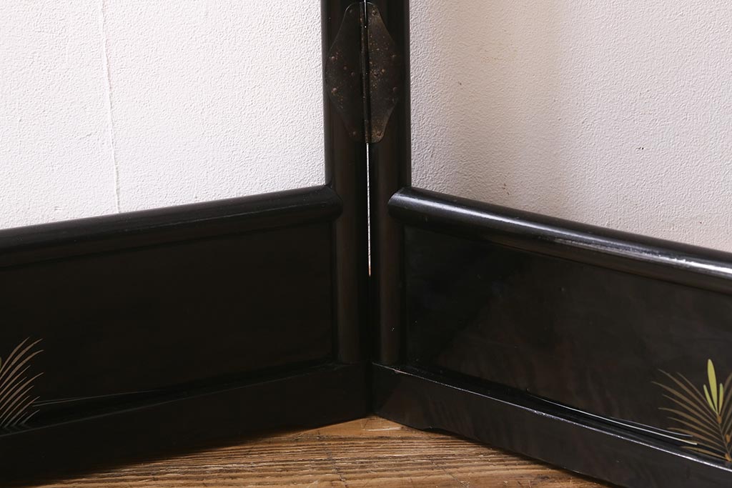 アンティーク家具　漆塗り　黒塗りがモダンなフック付きの便利な衣桁(着物掛け、ハンガーラック)(R-040923)