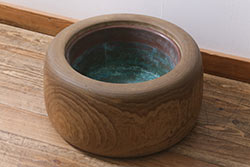 アンティーク雑貨　和製アンティーク　桐材製　古い木の質感が味わい深い刳り抜き火鉢(R-041000)