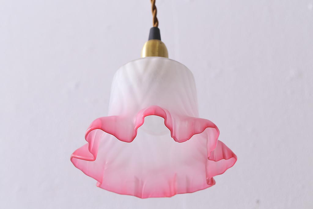 ヴィンテージ照明　フランスビンテージ　ピンクカラーがアクセントの愛らしいペンダントライト(天井照明、シェード、吊り下げ照明)(R-041028)