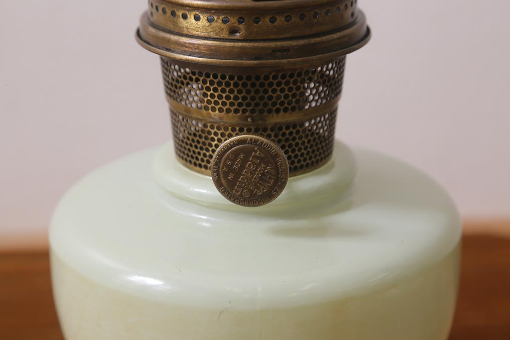 ヴィンテージ雑貨　アメリカ　Aladdin(アラジン)　NU-TYPE Model-B　淡いグリーン　マントルランプ(オイルランプ、照明、ビンテージ)(R-041035)