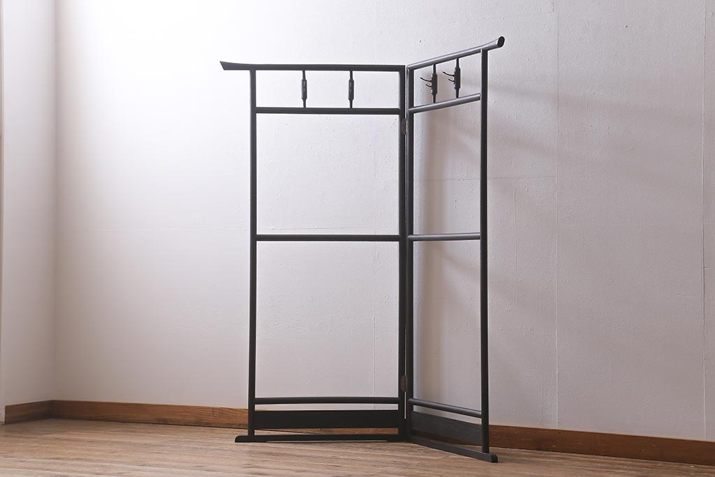 アンティーク家具　桑材　上品な色合いが魅力的なフック付きの便利な衣桁(着物掛け、ハンガーラック)(R-041046)