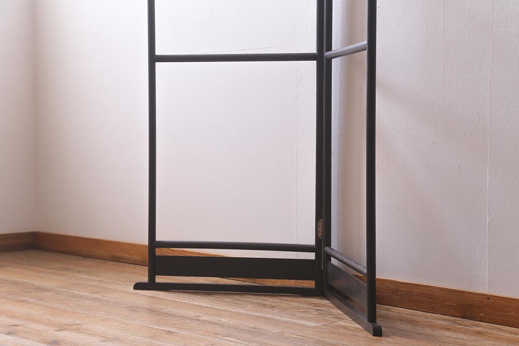 アンティーク家具　桑材　上品な色合いが魅力的なフック付きの便利な衣桁(着物掛け、ハンガーラック)(R-041046)