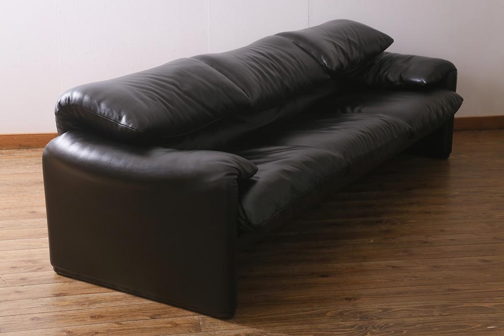 中古　Cassina(カッシーナ)　MARALUNGA(マラルンガ)　本革　3人掛けソファ(定価約200〜243万円)(R-041047)