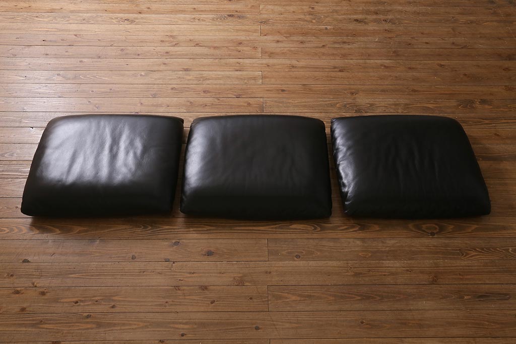 中古　Cassina(カッシーナ)　MARALUNGA(マラルンガ)　本革　3人掛けソファ(定価約200〜243万円)(R-041047)