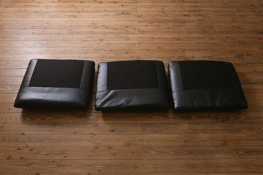 中古　Cassina(カッシーナ)　MARALUNGA(マラルンガ)　本革　3人掛けソファ(定価約200〜243万円)(R-041047)