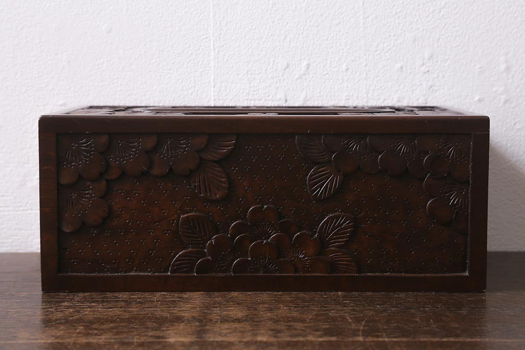 中古　伝統工芸　軽井沢彫り 優美な桜の意匠が目を引くティッシュボックス(ティッシュケース)(R-041058)
