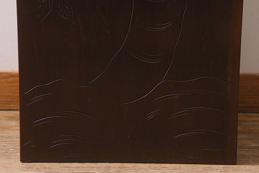 中古　伝統工芸　軽井沢彫り　桜の彫りが優美な小振りのチェスト(小物収納、小箪笥、引き出し)(R-041059)