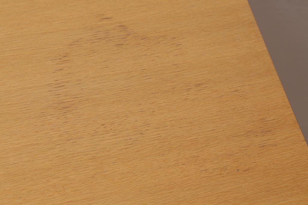 ヴィンテージ家具　ナラ材　ナチュラルレトロな脚付きキャビネット(本箱、収納棚、ビンテージ)(R-041066)