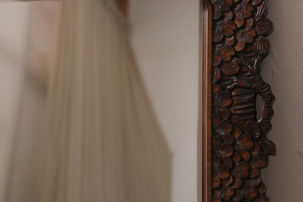 中古　伝統工芸　軽井沢彫り　満開の桜が囲むウォールミラー(壁掛け鏡)(R-041101)