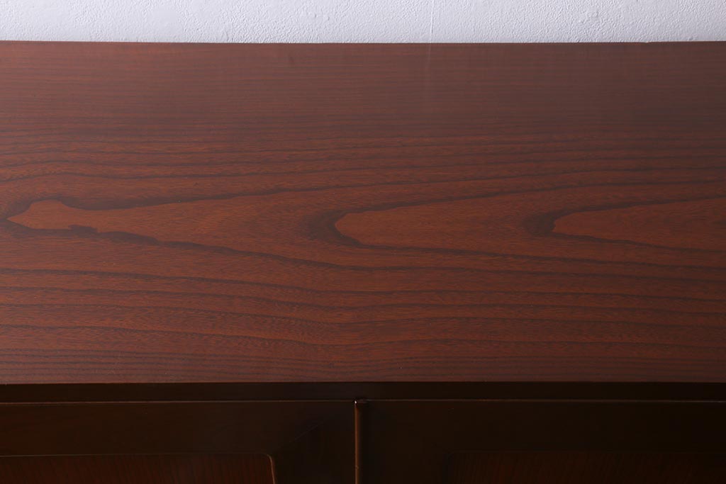 中古　国産　工芸家具　高級品　総無垢材　桐材・桑材　衣装盆付き　品のある佇まいが魅力の衣装箪笥(和タンス、洋服タンス、桐箪笥、桐たんす)(R-041135)