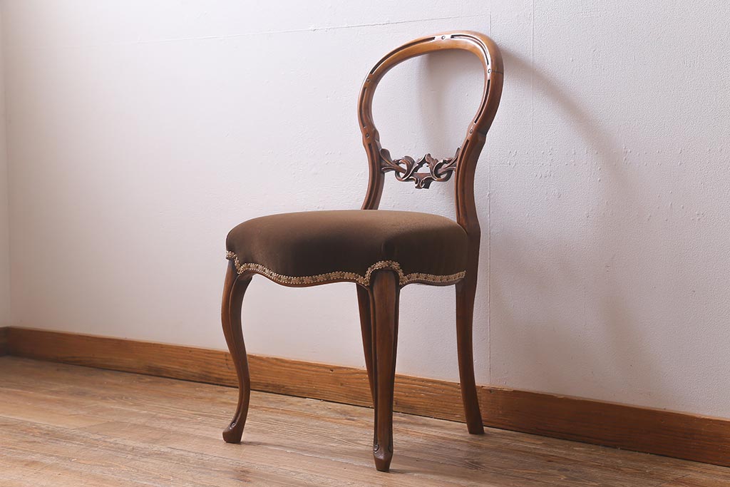 アンティーク家具　フランスアンティーク　マホガニー材　大人な雰囲気漂うシックなバルーンバックチェア(ダイニングチェア、椅子)(R-041175)