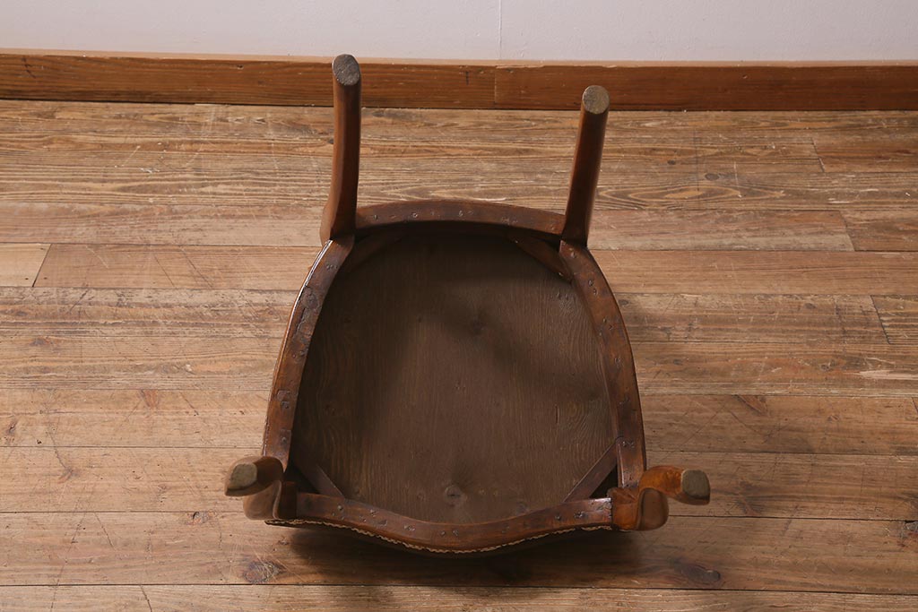 アンティーク家具　フランスアンティーク　マホガニー材　大人な雰囲気漂うシックなバルーンバックチェア(ダイニングチェア、椅子)(R-041175)