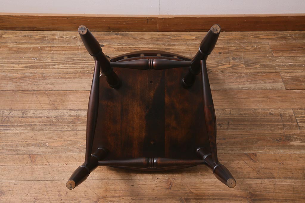 中古　北海道民芸家具　HM626　クラシカルな雰囲気漂うダイニングチェア(椅子、ウィンザーチェア、板座チェア、ウインザーチェア)(R-041187)