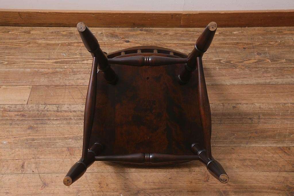 中古　北海道民芸家具　HM626　クラシカルな雰囲気漂うダイニングチェア(椅子、ウィンザーチェア、板座チェア、ウインザーチェア)(R-041190)