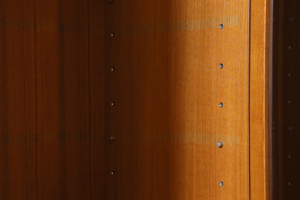 ヴィンテージ家具　日田工芸　チーク材　北欧風のデザインが素敵な大型キャビネット(リビングボード、収納棚、飾り棚、ビンテージ)(R-041193)