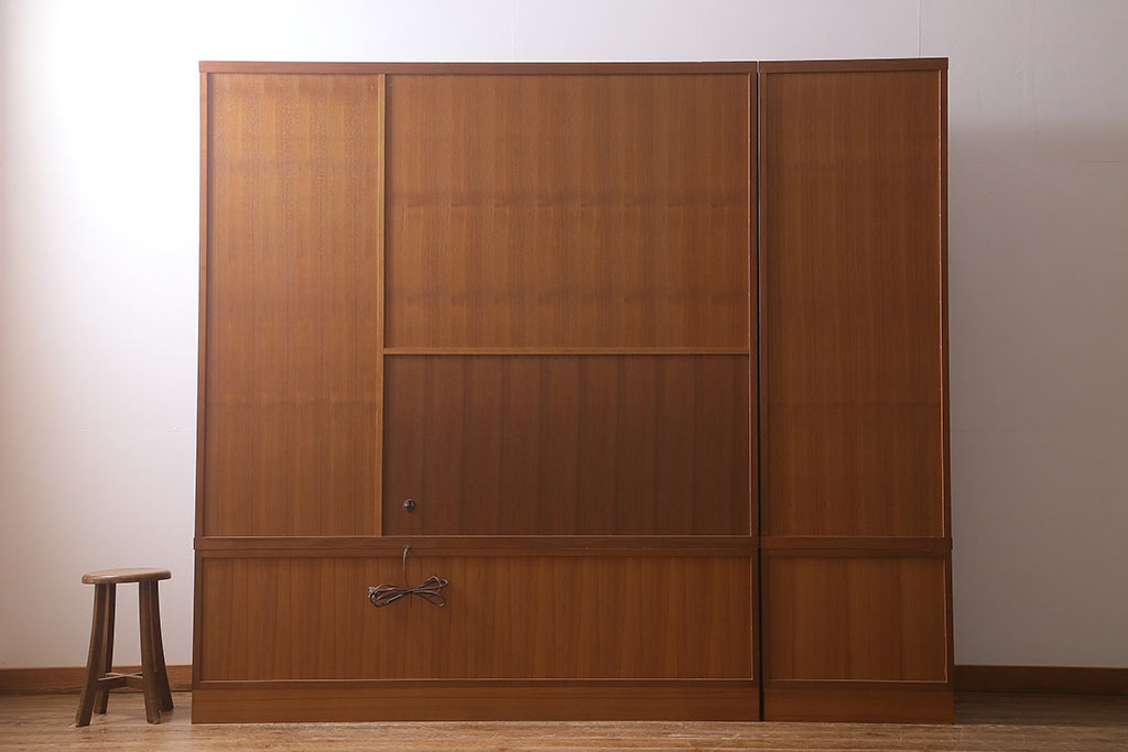 ヴィンテージ家具　日田工芸　チーク材　北欧風のデザインが素敵な大型キャビネット(リビングボード、収納棚、飾り棚、ビンテージ)(R-041193)