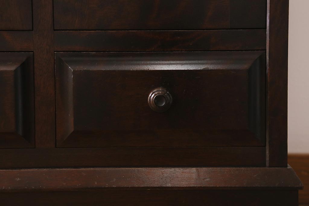 中古　北海道民芸家具　#138　シックな空間づくりにおすすめなサイドボード(サイドキャビネット、収納棚、戸棚)(R-041215)