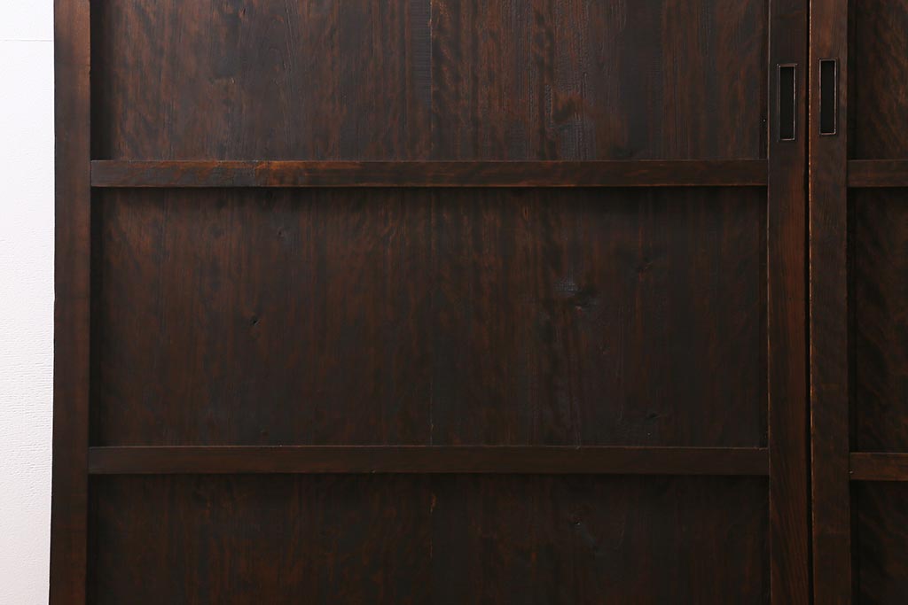 アンティーク建具　和製アンティーク　昭和初期　存在感のある佇まいが魅力の板戸2枚セット(建具、引き戸)(R-041238)