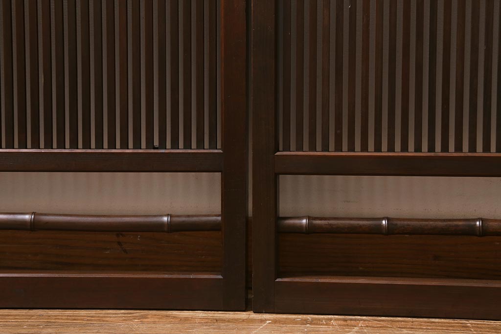 アンティーク建具　昭和中期　上手物　竹の装飾が目を引く風情漂う格子戸4枚セット(引き戸)(R-041240)