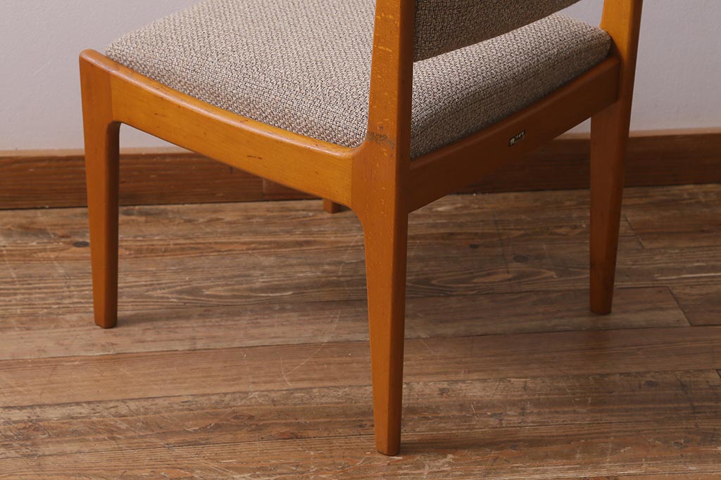 ヴィンテージ家具　カリモク家具(karimoku)　昭和後期　北欧スタイルにおすすめなチェア(ダイニングチェア、椅子、ビンテージ)(R-041247)