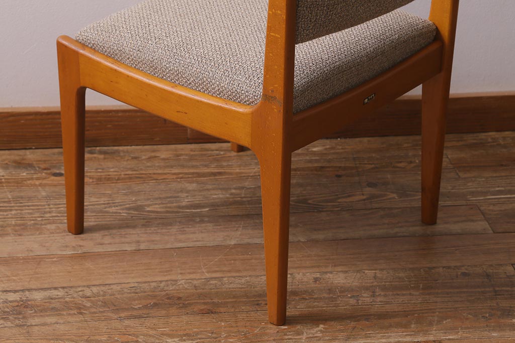 ヴィンテージ家具　カリモク家具(karimoku)　昭和後期　北欧スタイルにおすすめなチェア(ダイニングチェア、椅子、ビンテージ)(R-041247)