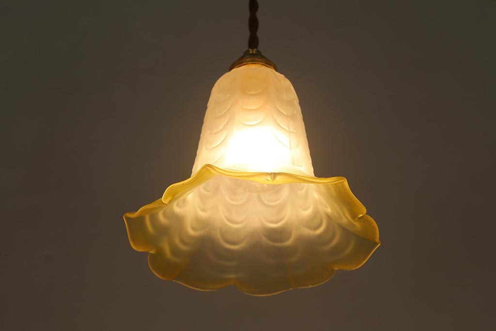 ヴィンテージ照明　フランスビンテージ　イエローがかわいい小振りなペンダントライト(天井照明、シェード、吊り下げ照明)(R-041257)