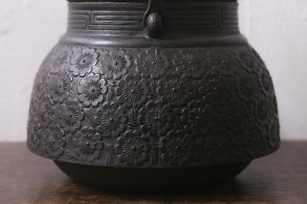 話題の人気 ビンテージ雑貨 古い南部鉄瓶(鉄急須、茶道具)(R-041284 桜模様 鉄瓶