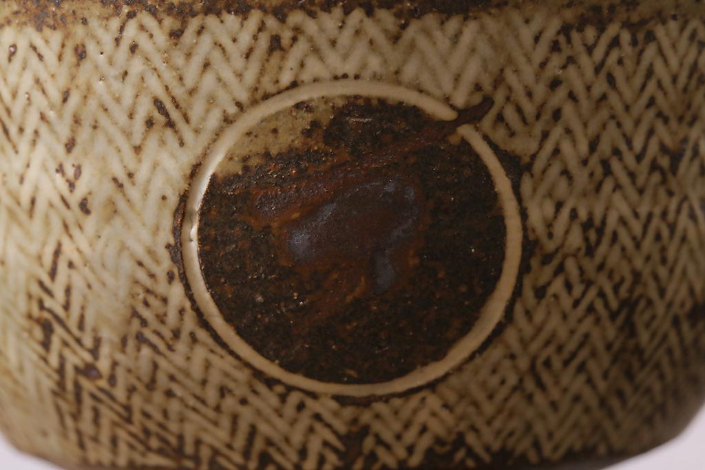 益子焼　人間国宝　島岡達三作　地釉象嵌縄文茶碗(和食器)(R-041295)