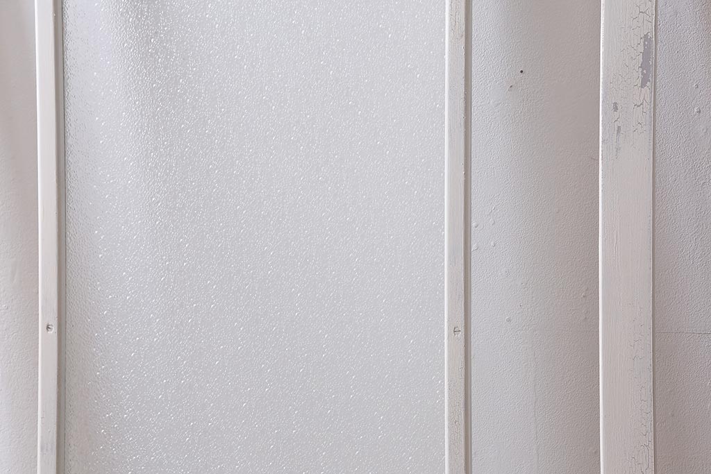 レトロ建具　ダイヤガラスと色ガラスがおしゃれなペイントドア(木製扉、開き戸、建具)(R-041368)