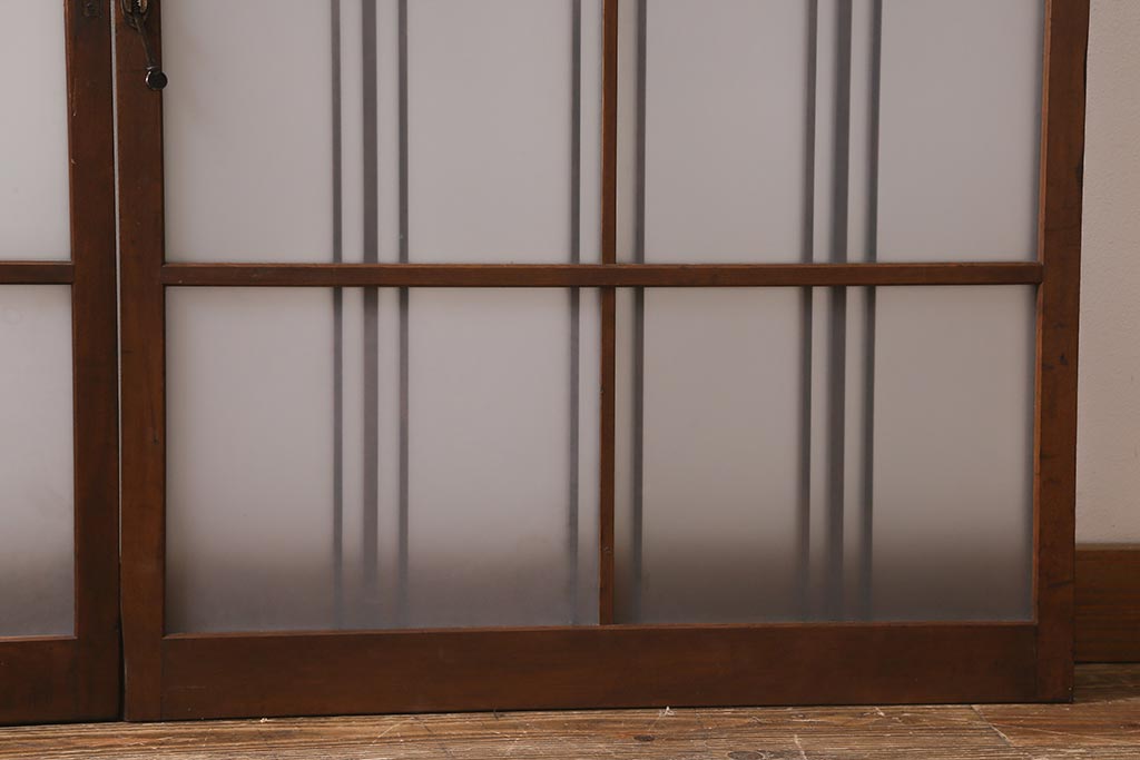 アンティーク建具　和製アンティーク　昭和中期　結霜ガラス・すりガラス入り　レトロな佇まいが魅力的なガラス戸2枚セット(窓、引き戸)