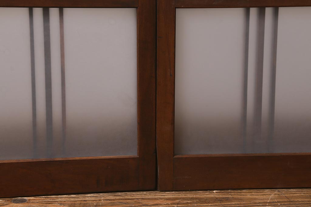アンティーク建具　和製アンティーク　昭和中期　結霜ガラス・すりガラス入り　レトロな佇まいが魅力的なガラス戸2枚セット(窓、引き戸)