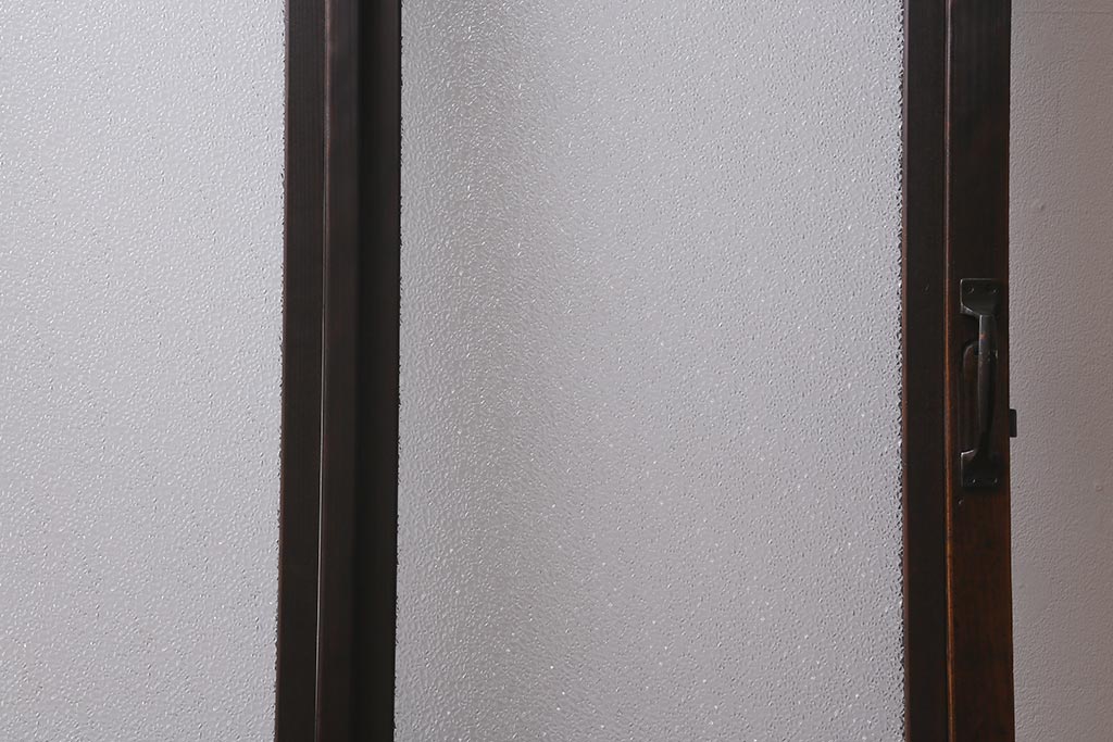 アンティーク建具　和製アンティーク　昭和初期　ダイヤガラス　窓付きのレトロな木製扉(ガラス扉、開き戸、ドア)(R-041409)
