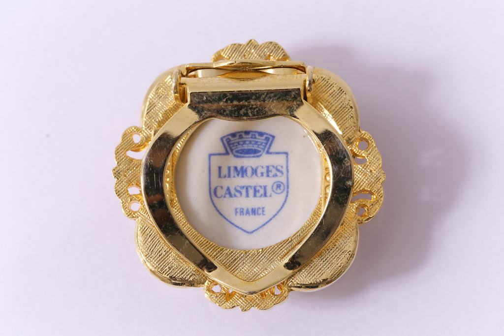 中古　フランス　LIMOGES CASTEL(リモージュキャッスル)　磁器製のブローチ2点セット(アクセサリー)(R-041433)