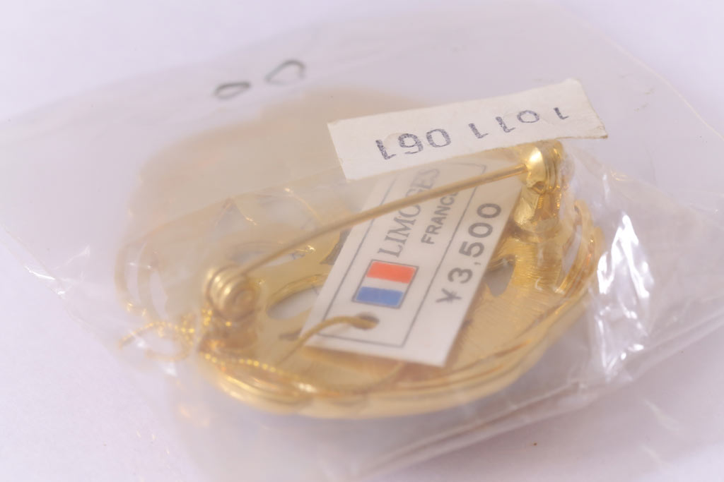 中古　フランス　LIMOGES CASTEL(リモージュキャッスル)　磁器製のブローチ2点セット(アクセサリー)(R-041433)
