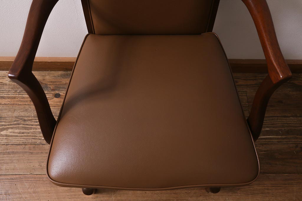 ビンテージ家具　maruni(マルニ木工)　マキシマムシリーズ　ベルサイユM　ダイニングチェア(アームチェア、椅子)(R-041481)