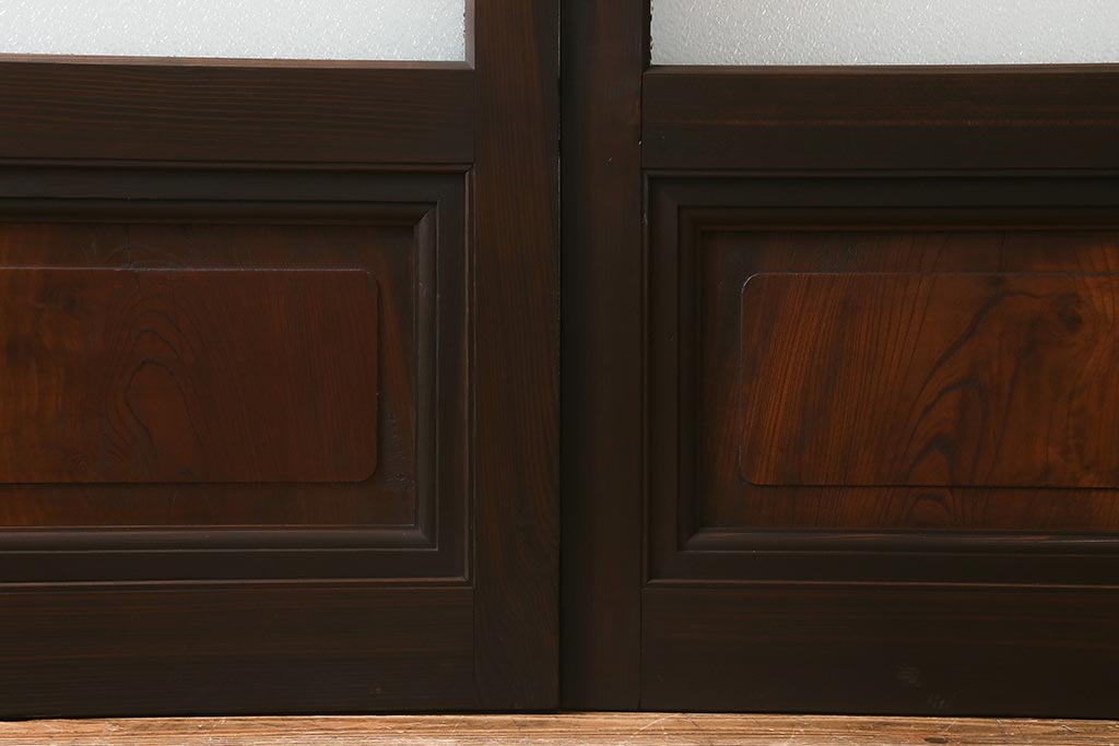 アンティーク建具　上手物!　腰板ケヤキ材　ダイヤガラス　落ち着いた色合いのレトロなガラス戸2枚セット(引き戸・建具)(R-041580)