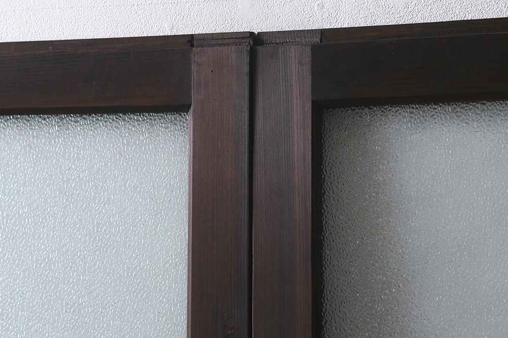 アンティーク建具　上手物!　腰板ケヤキ材　ダイヤガラス　落ち着いた色合いのレトロなガラス戸2枚セット(引き戸・建具)(R-041580)