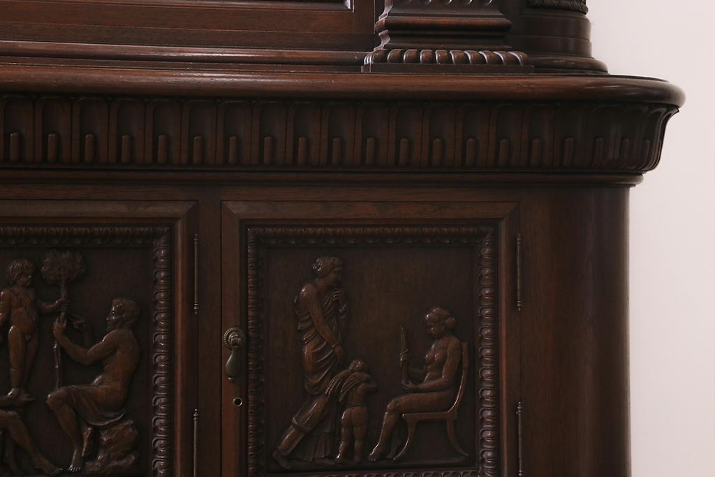 アンティーク家具　フランスアンティーク　マホガニー材　芸術作品のような彫刻が見事な飾り棚(食器棚、カップボード、収納棚)(R-041633)