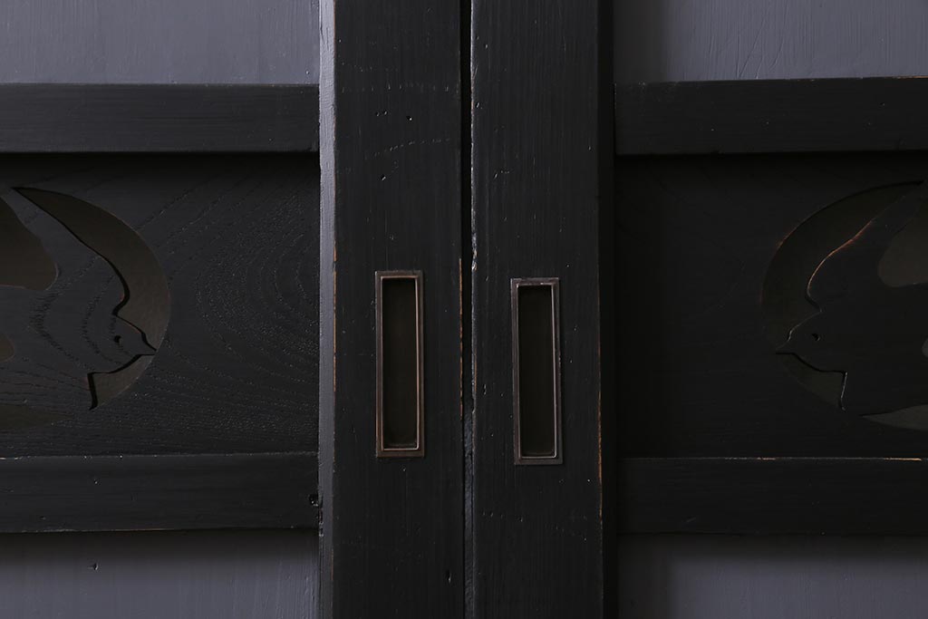 アンティーク建具　明治期　ペイント　ツバメの透かし入り板戸2枚セット(帯戸、引き戸)(R-041715)