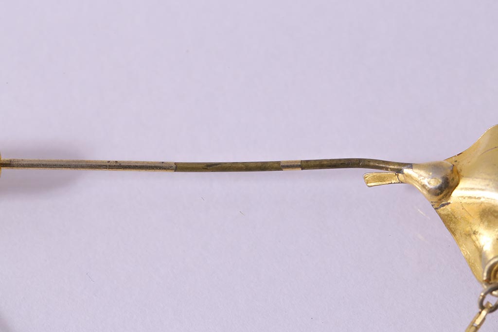 ヴィンテージ雑貨　昭和期　リーフのモチーフが上品なブローチ(アクセサリー、ビンテージ)(R-041768)