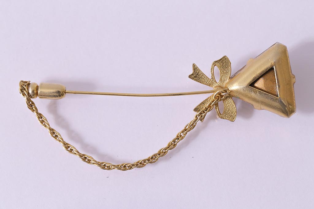 ヴィンテージ雑貨　昭和期　リボンが可愛らしいブローチ(アクセサリー、ビンテージ)(R-041770)