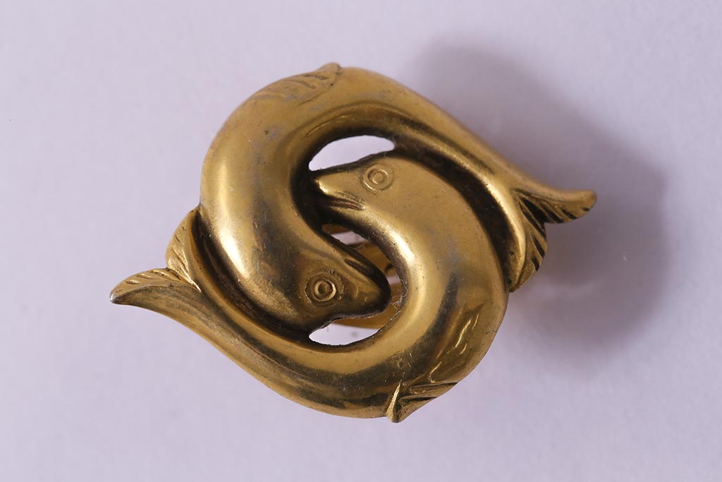 ヴィンテージ雑貨　MMA(Metropolitan Museum of Art)　ビンテージイヤリング(魚、イルカ、アクセサリー)(R-041784)