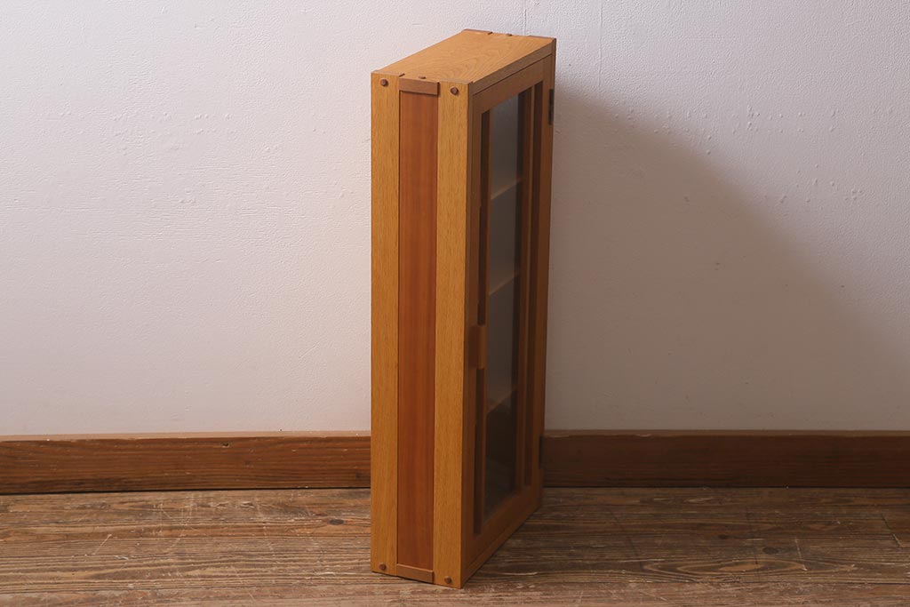 在庫未使用品　IDC大塚家具　川股家具工房　シンプルなウォールキャビネット(壁掛け戸棚)(定価約8万円)(R-041840)