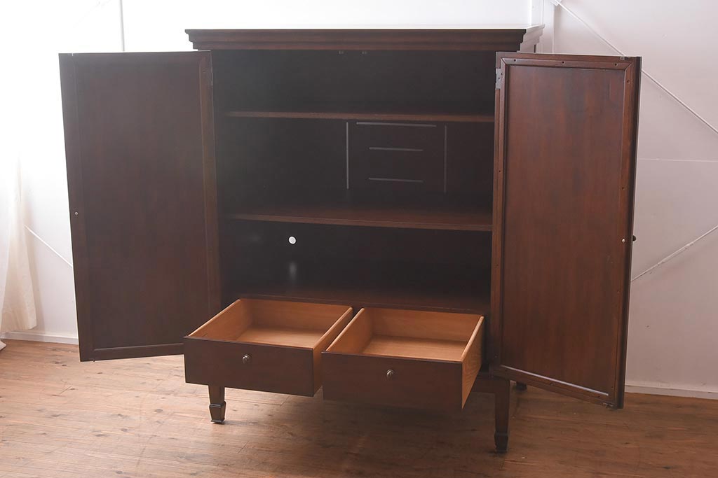 展示品　IDC大塚家具　ヒッコリーチェア社(HICKORY CHAIR)　トーマス・オブライアン　2890-10　サイドボード(TVキャビネット、収納棚)(定価約73万円)(R-041844)