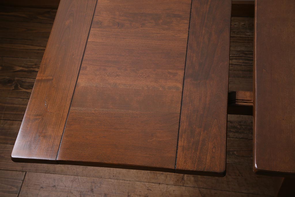 ヴィンテージ家具　海外輸入家具　バーチ材　猫足が優雅な印象を与えるダイニングテーブル(エクステンションテーブル、ビンテージ)(R-041845)