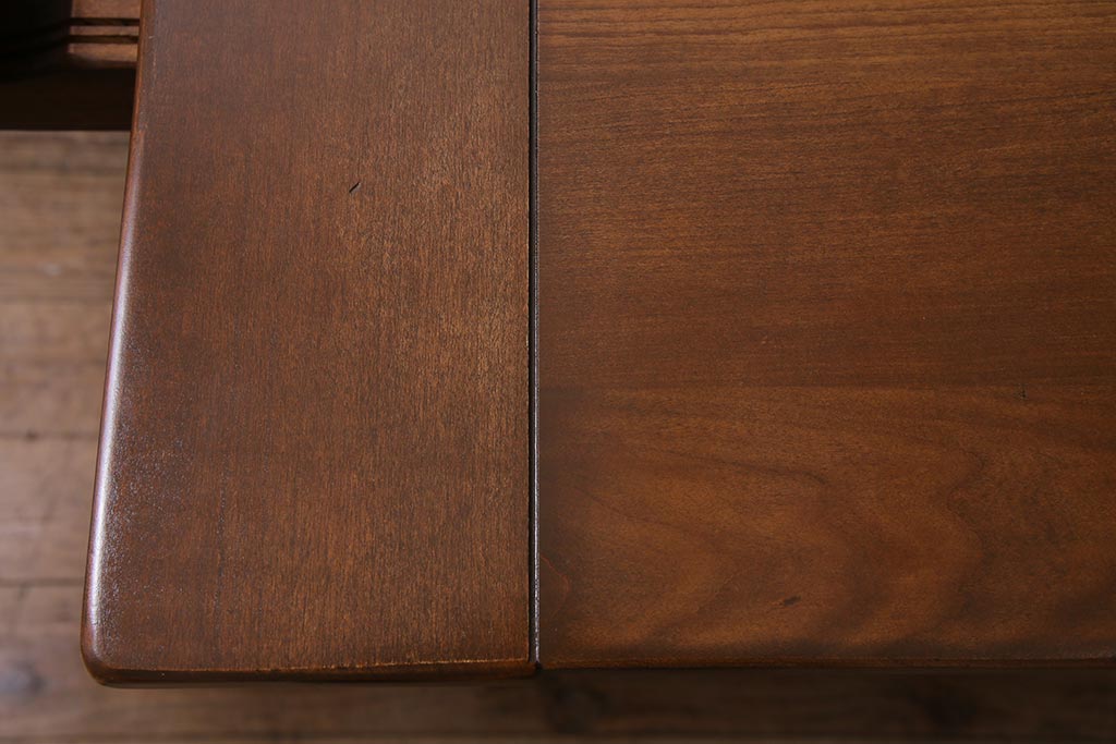 ヴィンテージ家具　海外輸入家具　バーチ材　猫足が優雅な印象を与えるダイニングテーブル(エクステンションテーブル、ビンテージ)(R-041845)