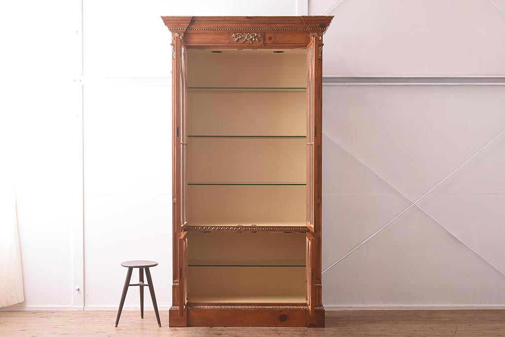 展示品　IDC大塚家具　Baker(ベーカー社)　1967G　クラシカルなブックケース(本箱、収納棚、飾り棚、キャビネット)(定価約167万円)(R-041852)